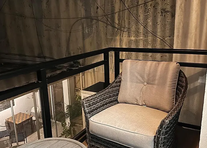 The Upstairs House Pool & Perfect Location Apartamento *